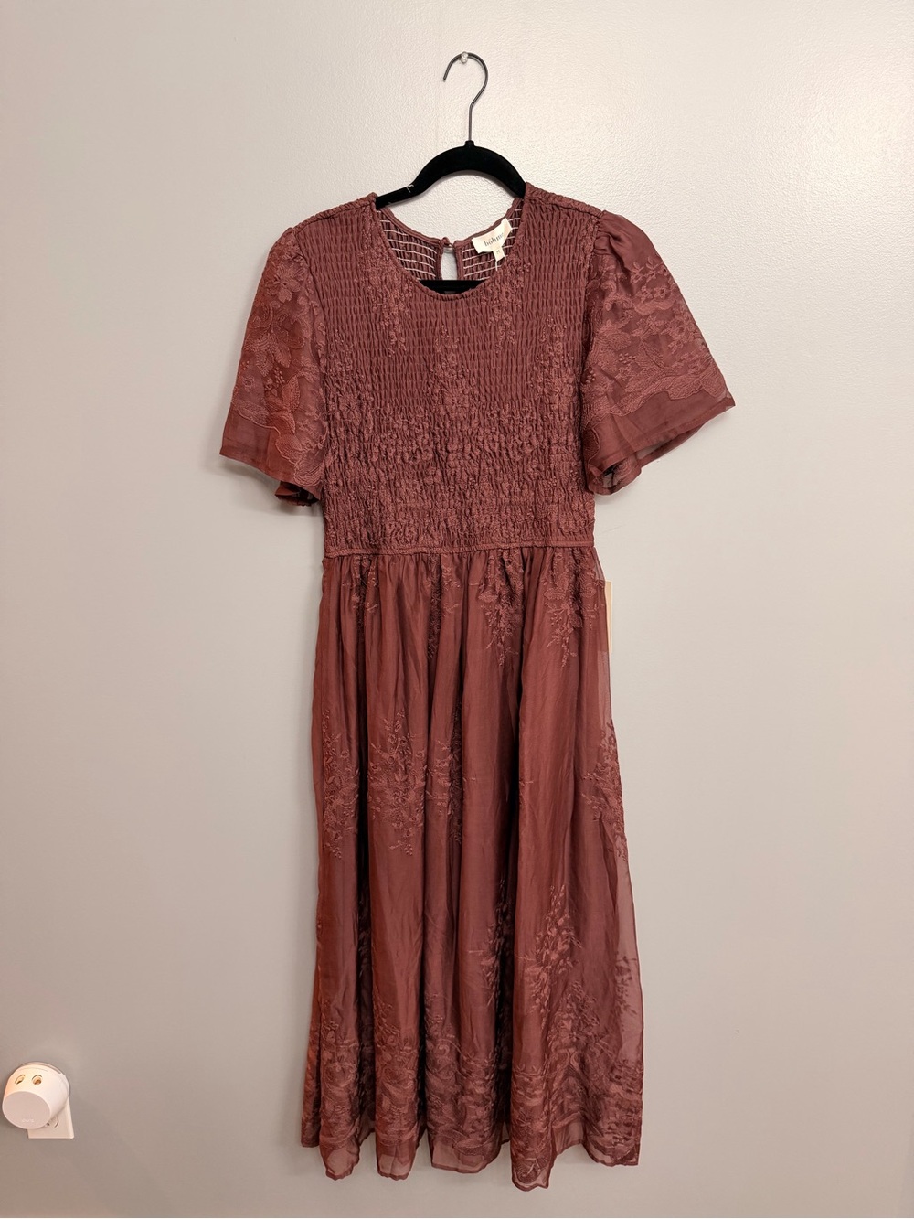 Women’s Smocked Waist Maroon Lace Midi Dress